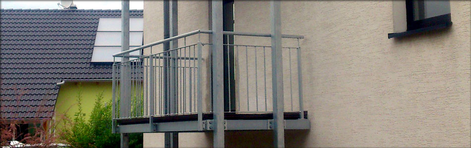 Balkon-aus-verzinktem-Stahl